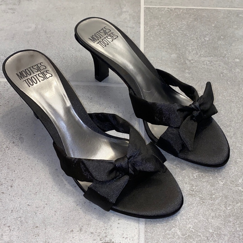 Mootsies Tootsies Women’s Satin Bow Slip On Black Shoes - 8.5